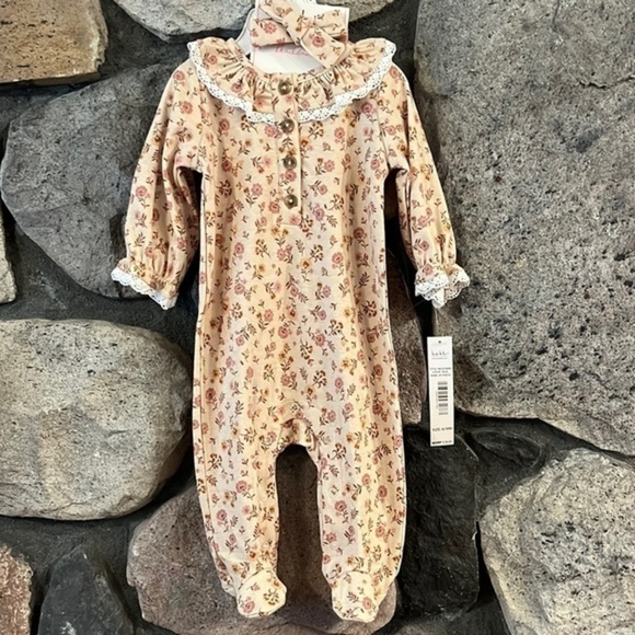 NWT Floral Nicole Miller one piece jumpsuit  sleeper‎ w headband size 6-9 months - Picture 1 of 3